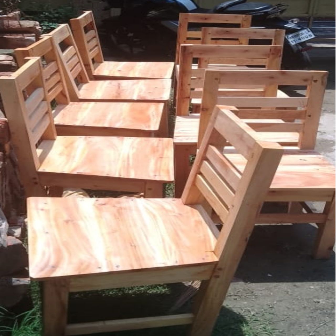 kitchen table's chairs or dining table chairs